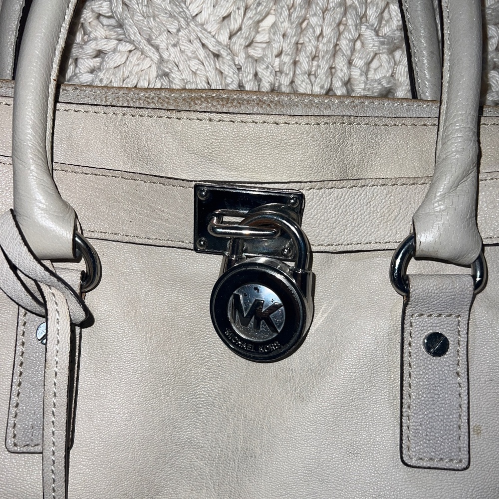 Michael Kors Cream Handbag with Handles & Shoulder Strap - Picture 7 of 11